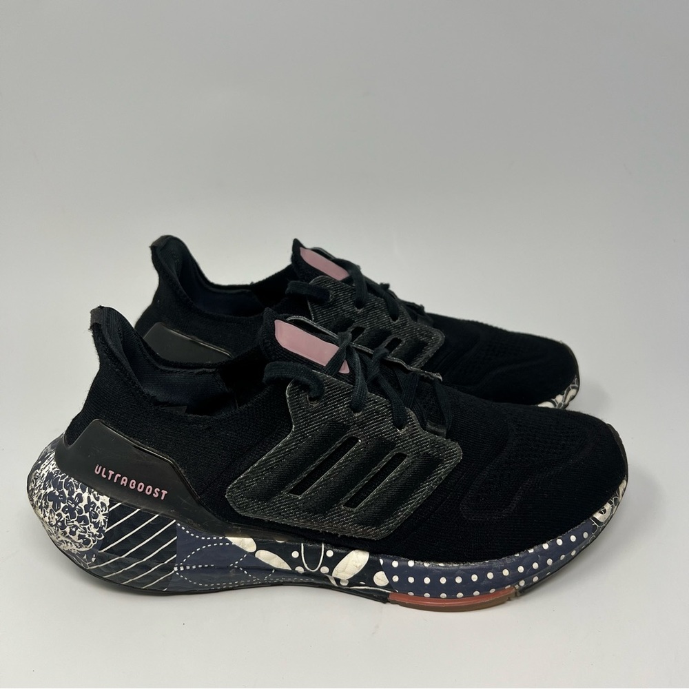 Adidas Ultraboost Black Mandala Sneakers
Size 7.5